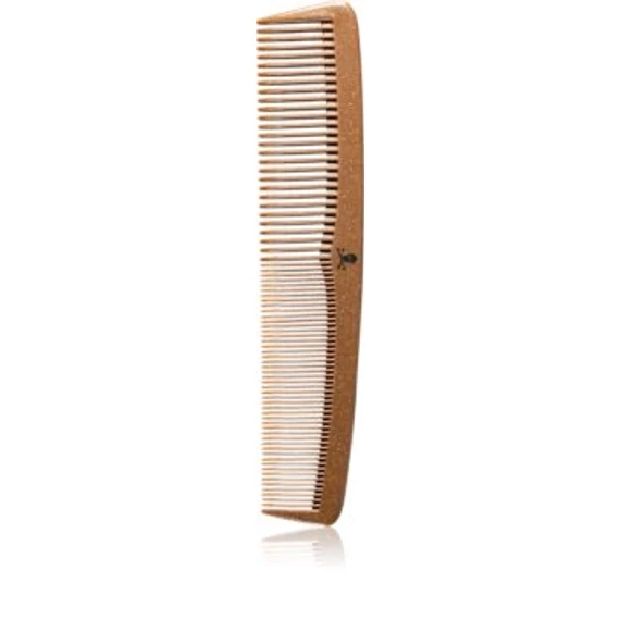 The Bluebeards Revenge Liquid Wood Styling Comb 18cm