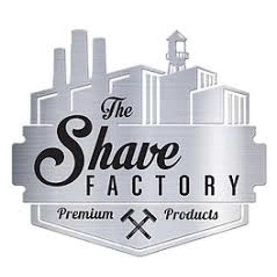 The Shave Factory Cutting Cape Gucci White barber plášť